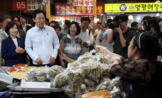 오세훈 시장, 신중앙시장서 추석 민심 살펴