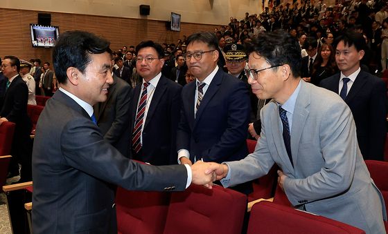 국방부 떠나는 안규백 전 장관