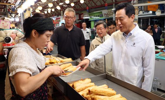오세훈 시장, 신중앙시장 현장민심 살펴