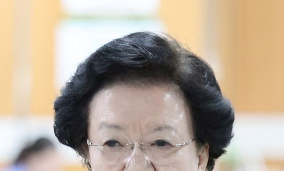 선고공판 출석하는 이배용 전 국가교육위원장