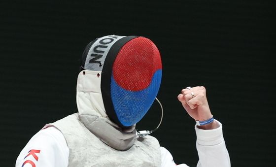 윤정현 '짜릿한 한 점'