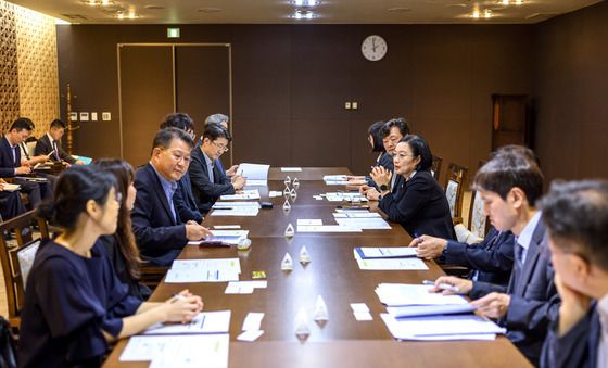 한성숙 총리, 자살예방 대책 강조