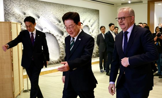 양자 회담장 향하는 이재명 대통령