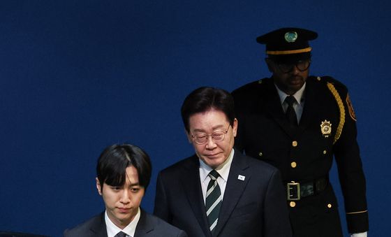 유엔총회장 들어서는 이재명 대통령