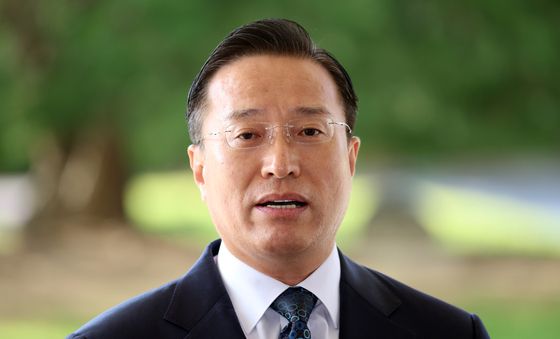 이정현 검찰총장 직무대행, 대검 출근길 입장 밝혀