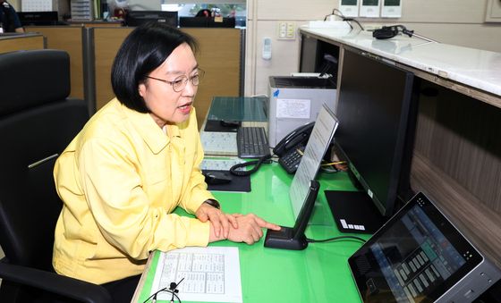 한성숙 총리, 추석 연휴 치안 공백 막는 경찰관 격려