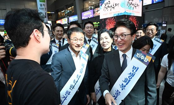 추석 귀성인사하는 민주당 지도부