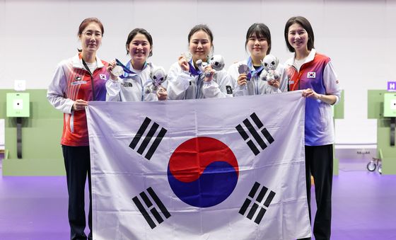 여자 사격 대표팀, 공기권총 10m 단체전 은메달