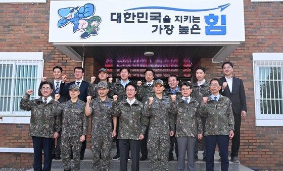 추석 앞두고 군부대 찾은 김민석 대표