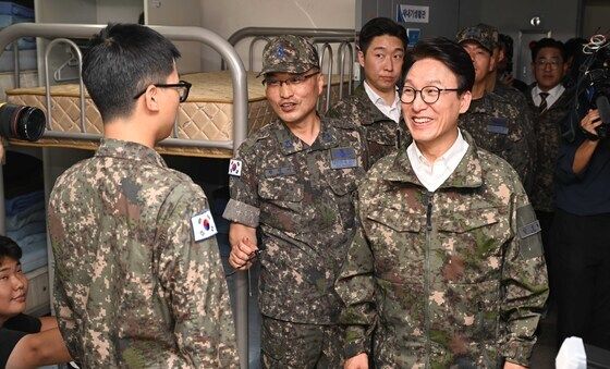 추석 앞두고 군부대 찾은 김민석 더불어민주당 대표