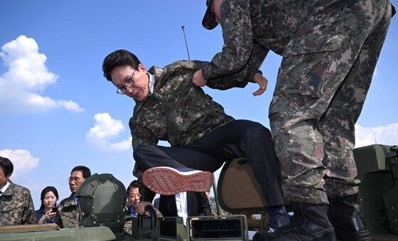 '천호'에서 하차하는 김민석 대표
