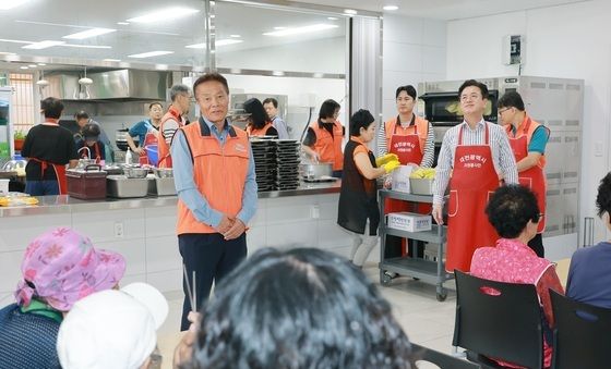 허태정 시장과 함께한 대전공무원노조 추석맞이 급식 봉사