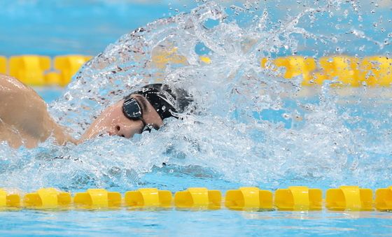 물살 가르는 황선우, 200m 자유형 은메달