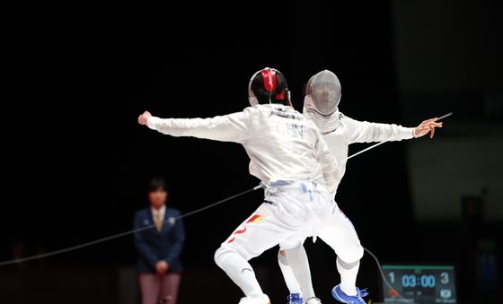 오상욱, 중국 선수와 금빛 대결