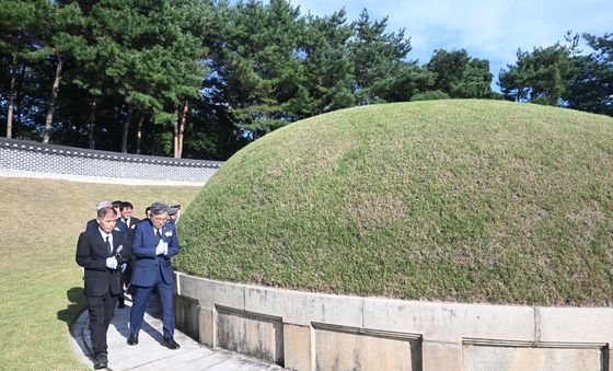 금산 칠백의총 방문한 허민 국가유산청장