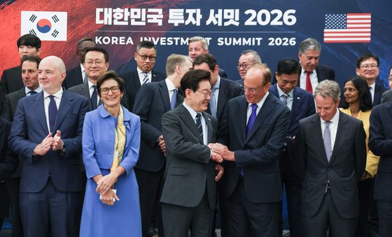 인사 나누는 이재명 대통령