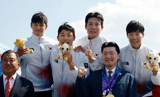 韓 카누, 금빛 물살… 8년 만에 AG 金