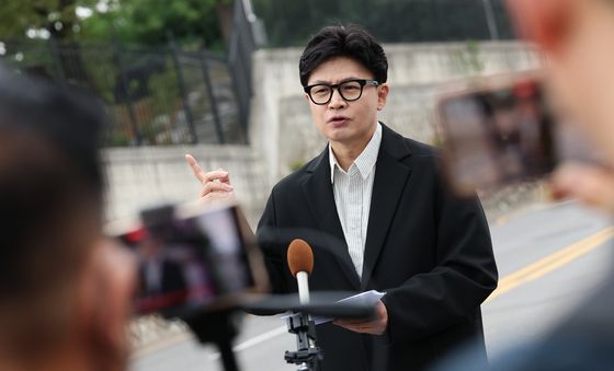 한동훈, 'DMZ 지뢰 폭발' 현장조사 촉구