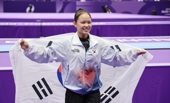 '도마 여왕' 여서정, 8년 만의 AG 금메달