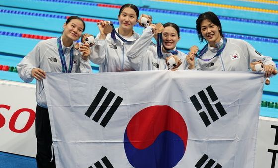 동메달 든 김윤희·김채윤·이송은·조현주
