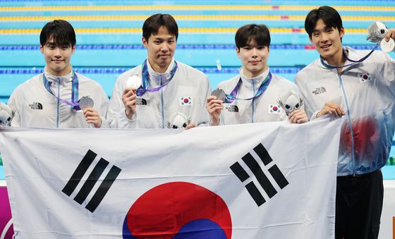 대한민국 남자 400m 계영 값진 은메달
