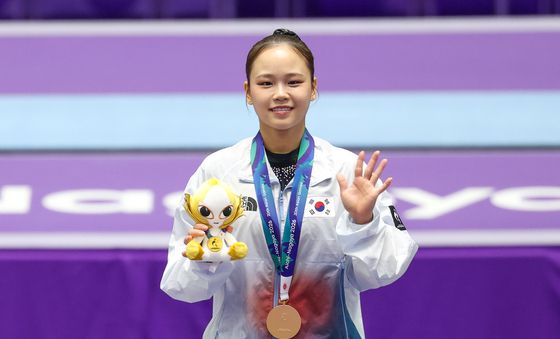 금메달 목에 건 여서정