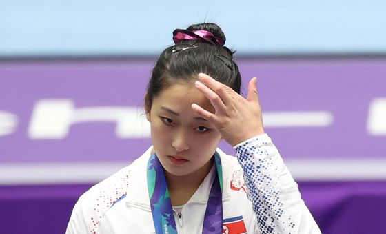 은메달에 울상짓는 북한 안창옥