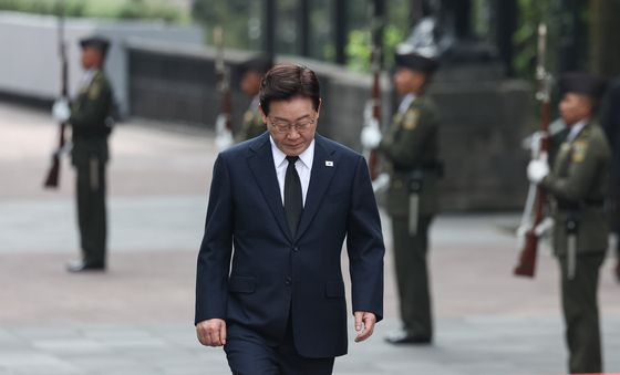 애국영웅탑 찾은 이재명 대통령