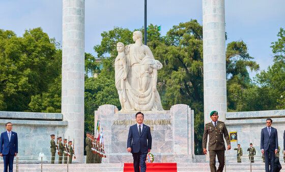 이재명 대통령, 멕시코 애국영웅탑 참배