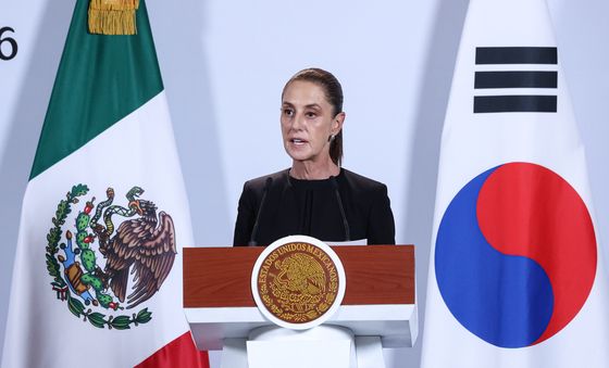 공동언론발표 하는 클라우디아 셰인바움 멕시코 대통령