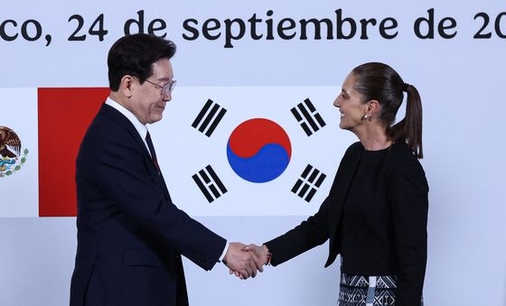 악수하는 한·멕시코 정상