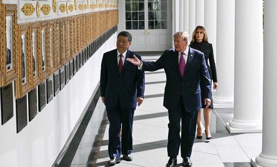 [포토] 트럼프·시진핑, 백악관 군사 사열 향해 나란히
