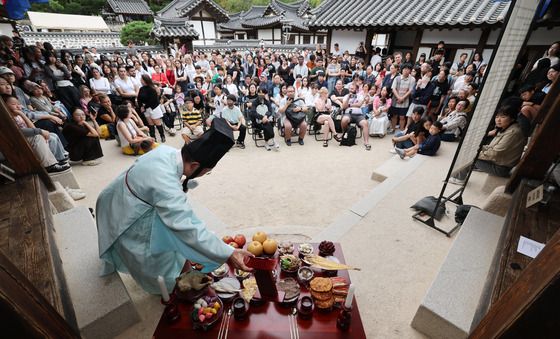 추석 차례상 '외국인 관광객까지 관심 집중'