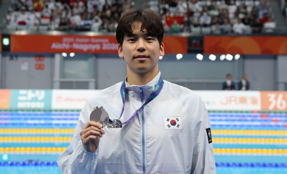 이주호 '남자 배영 200m 은메달'