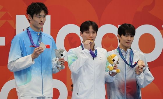 동메달 든 김민섭