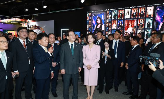 K-엑스포 전시장 찾은 이재명 대통령