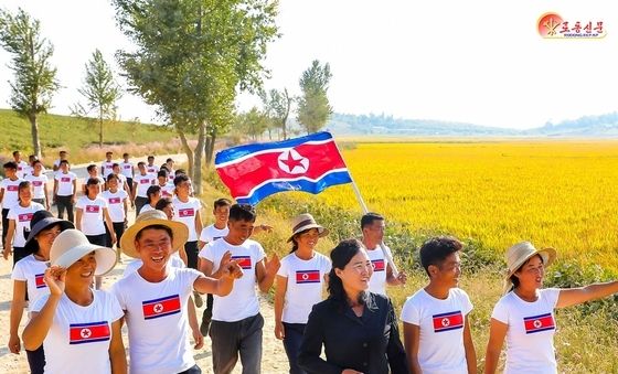 北 "열두삼천리벌에 흐뭇한 작황"…논벼 정보당 1톤 증수 전망