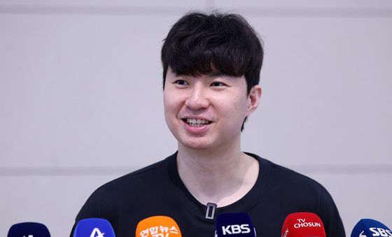 NBA 향해 출국하는 이현중