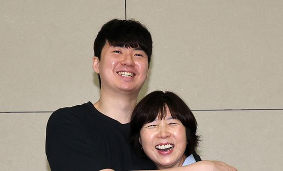 이현중, 어머니 응원 받으며 포틀랜드로