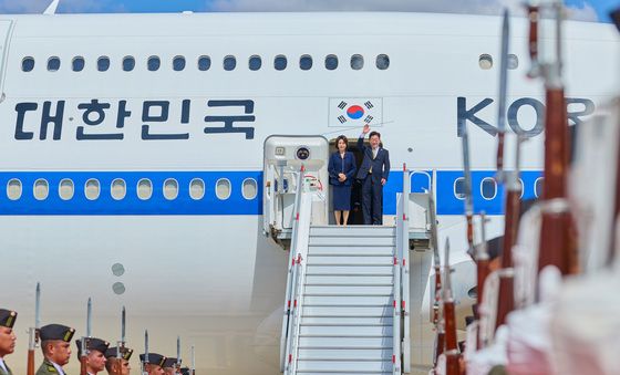귀국길 나서는 이재명 대통령