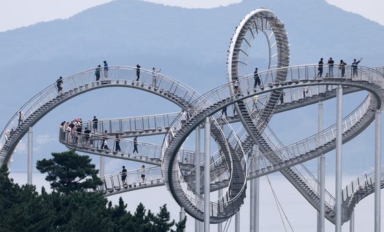 추석 연휴 마지막 날 보내는 관광객들