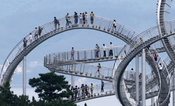 놀이기구보다 더 짜릿한 스페이스워크
