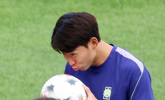 손흥민, 이 공에 내 행운이