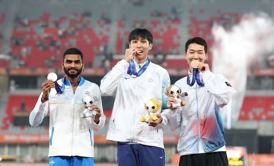 남자 높이뛰기 동메달 차지한 대한민국의 우상혁