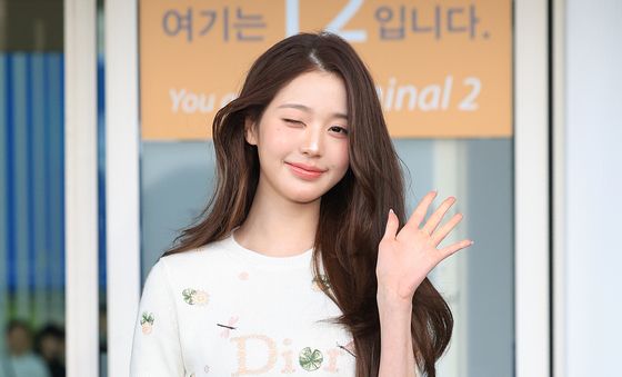장원영, 말랑말랑 윙크