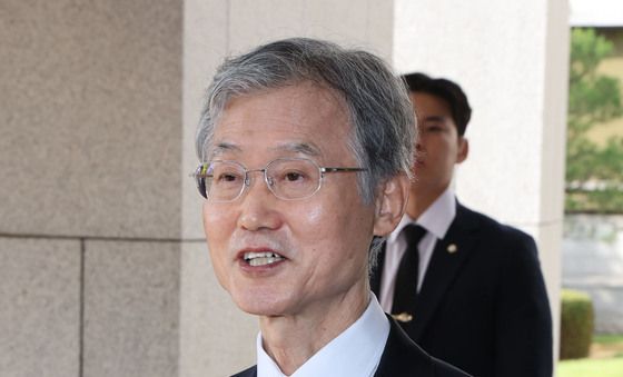 질문 답하는 조희대 대법원장