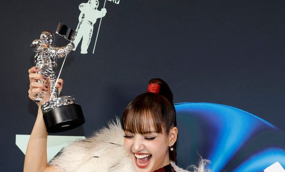 블랙핑크 리사, MTV VMA '베스트팝 받았어요'