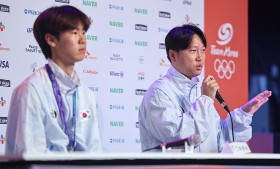 소감 밝히는 신정혁 감독