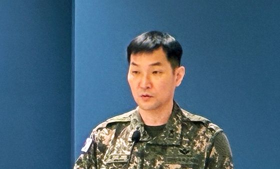 DMZ 폭발사고 관련 브리핑하는 황주봉 합참 작전1차장