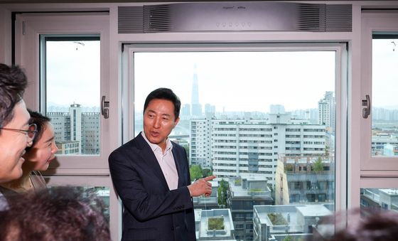 오세훈 서울시장, 모아주택 1호 사업지 방문